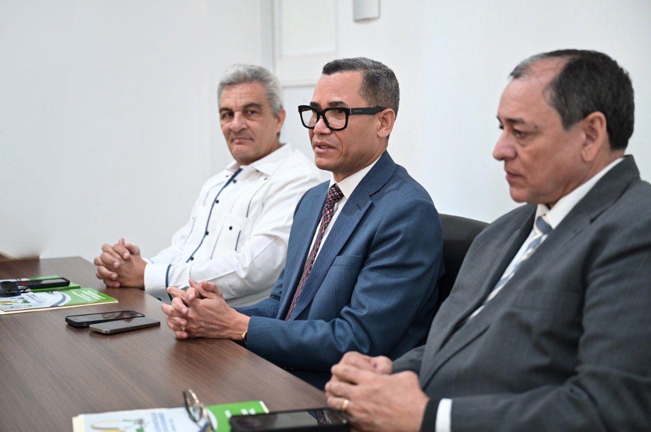 Gobierno anuncia aumento salarial del 30% para las trabajadoras del hogar